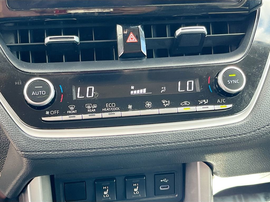 Used 2023 Toyota Corolla Cross XLE w/ Convenience Package FWD image 15