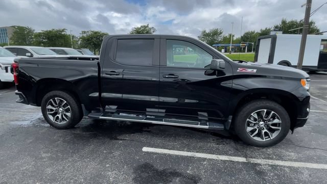 Used 2023 Chevrolet Silverado 1500 RST AWD/4WD image 3