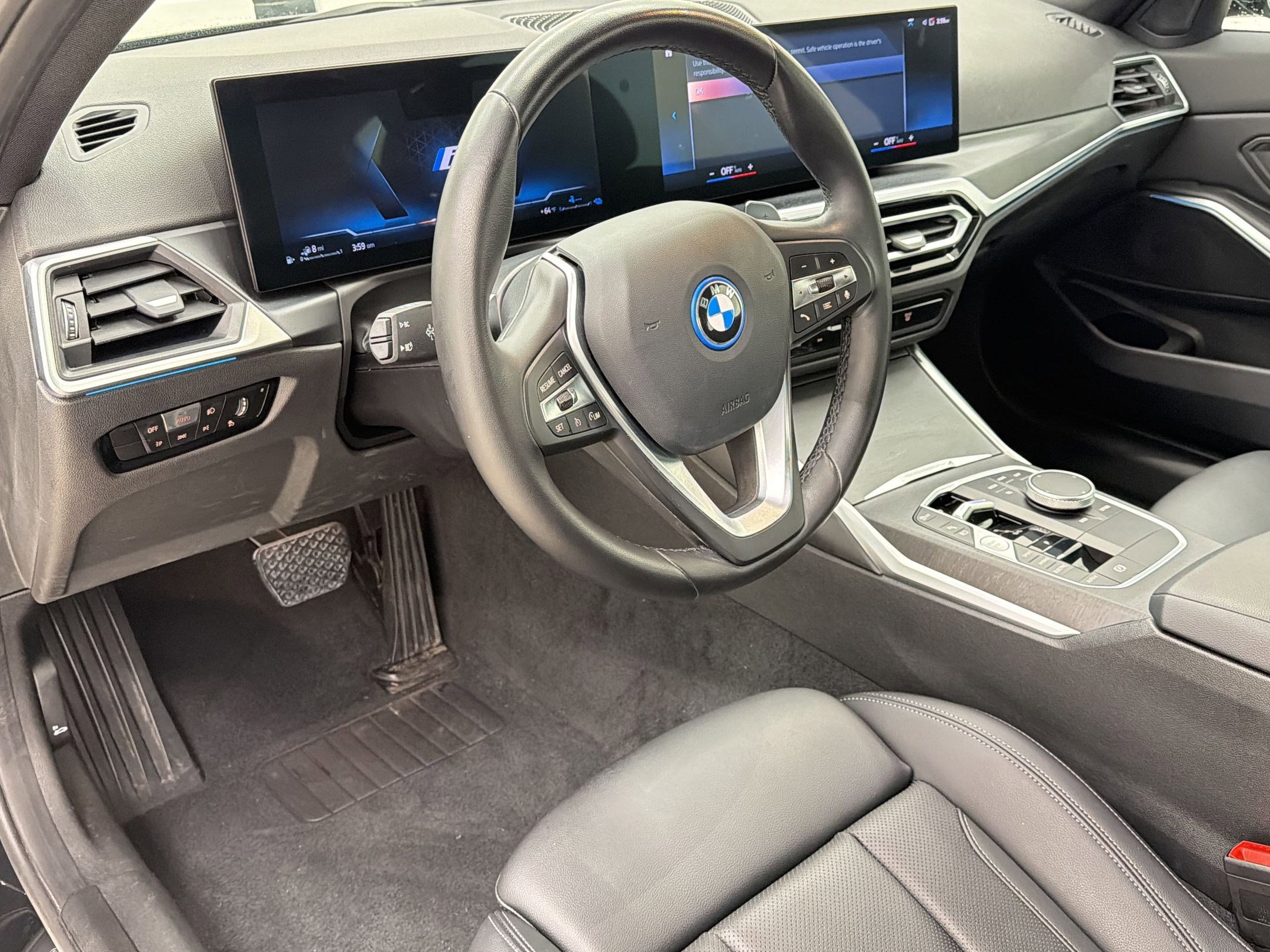 Used 2023 BMW 330e w/ Convenience Package RWD image 4