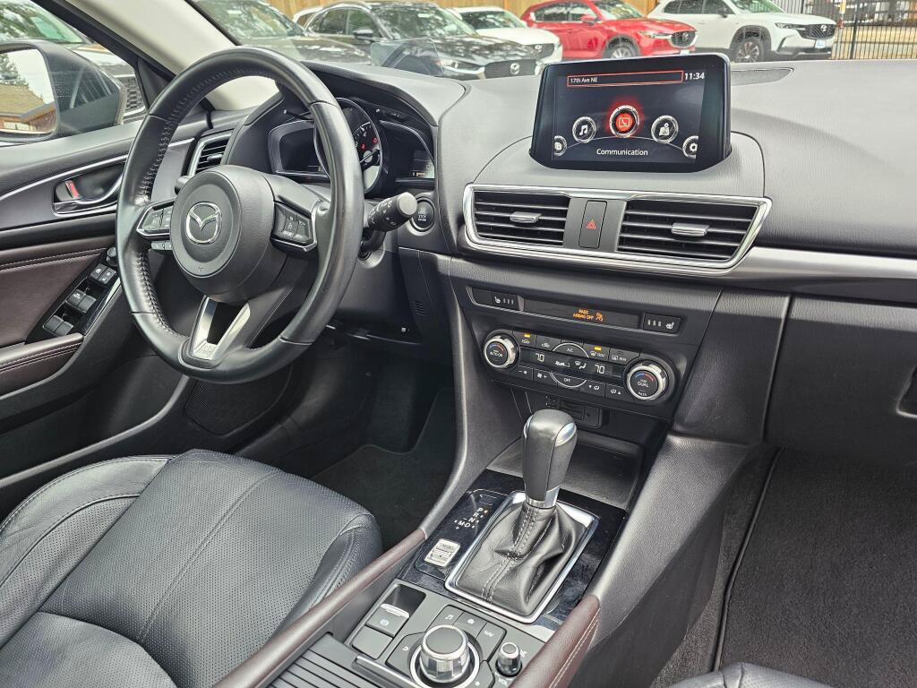 Used 2018 MAZDA MAZDA3 Grand Touring FWD image 12