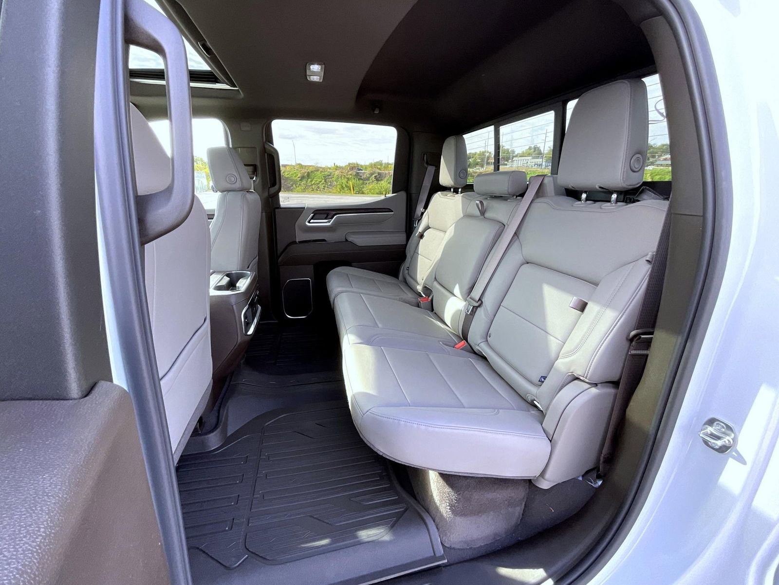 New 2026 GMC Sierra 1500 SLT w/ SLT Premium Plus Package image 19