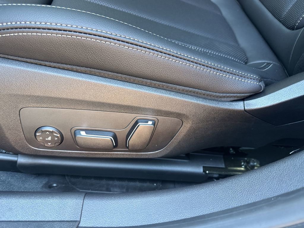 Used 2025 BMW 330i xDrive 330i xDrive w/ Convenience Package image 15