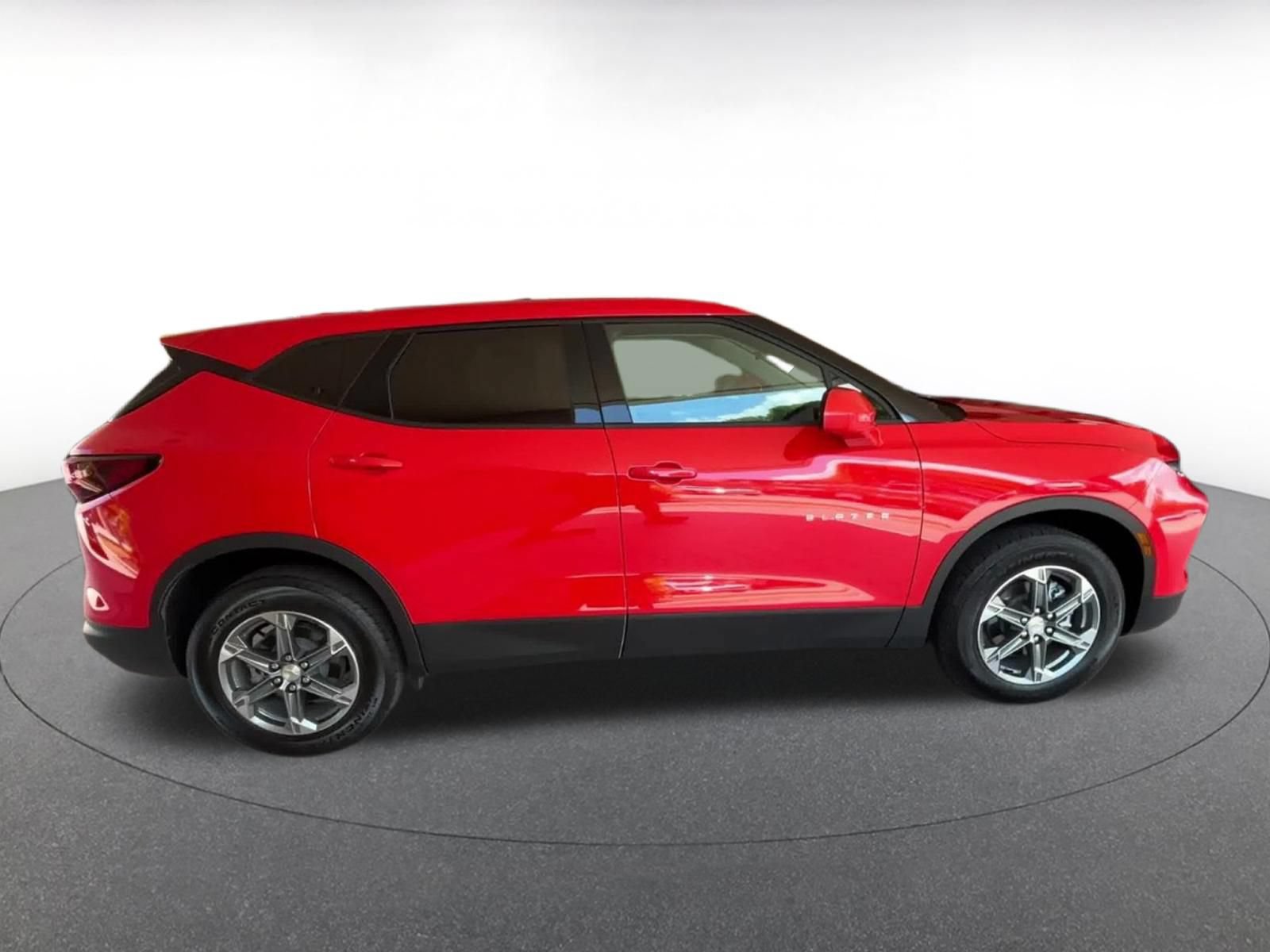 Used 2025 Chevrolet Blazer LT FWD image 16