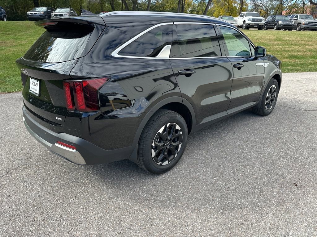 Certified 2025 Kia Sorento S image 5