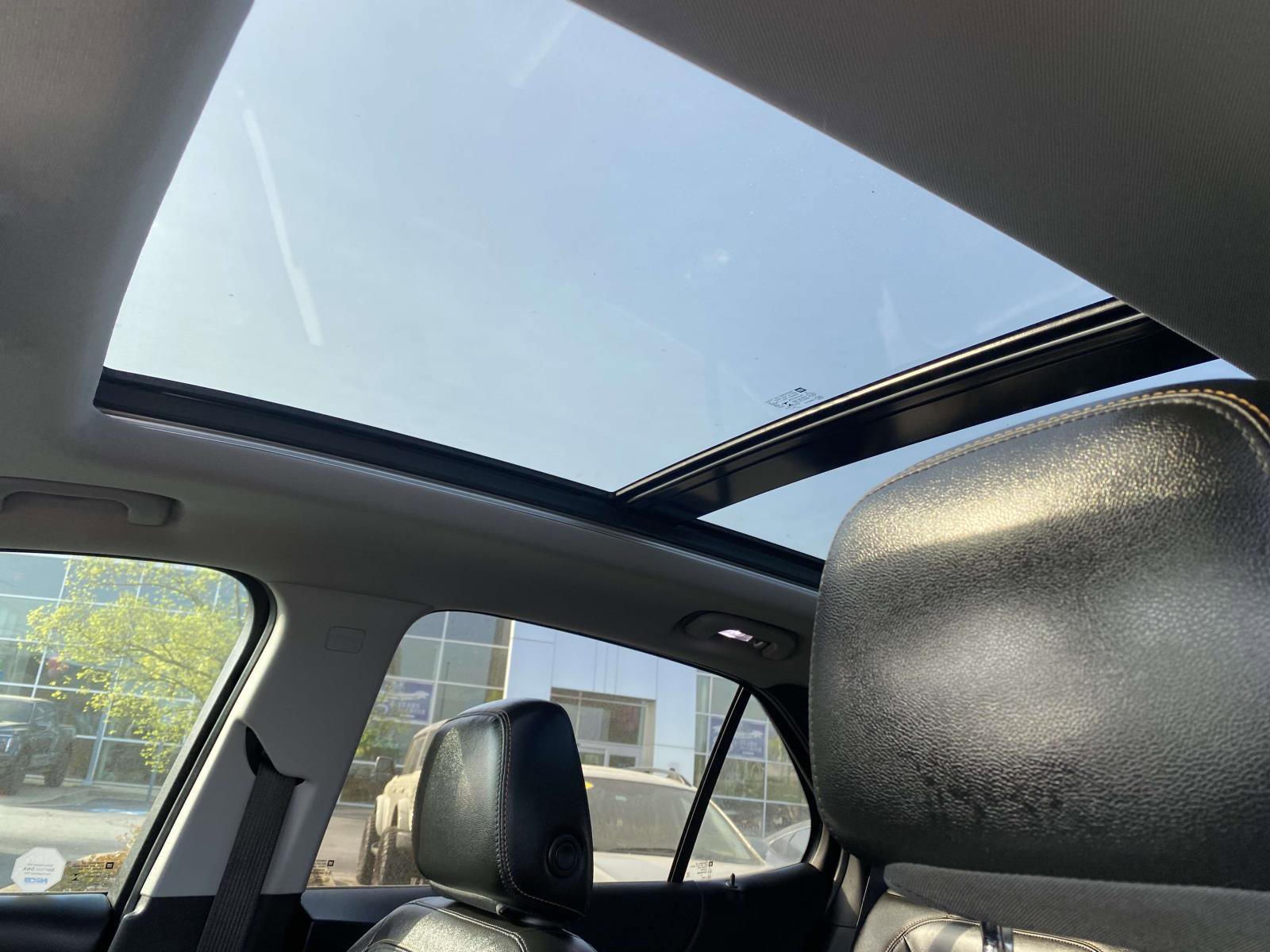 Used 2020 Chevrolet Equinox LT w/ Midnight Edition image 17