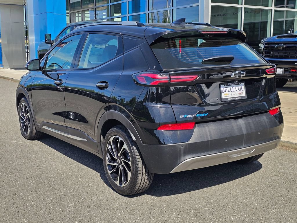 Used 2022 Chevrolet Bolt EUV Premier FWD image 3