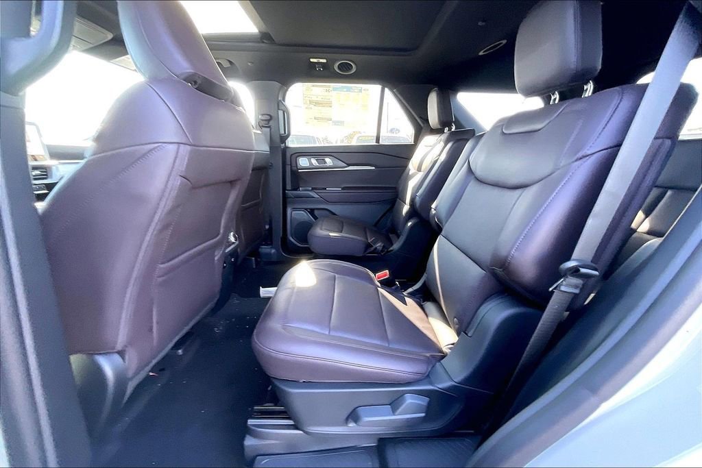 New 2025 Ford Explorer Platinum image 10