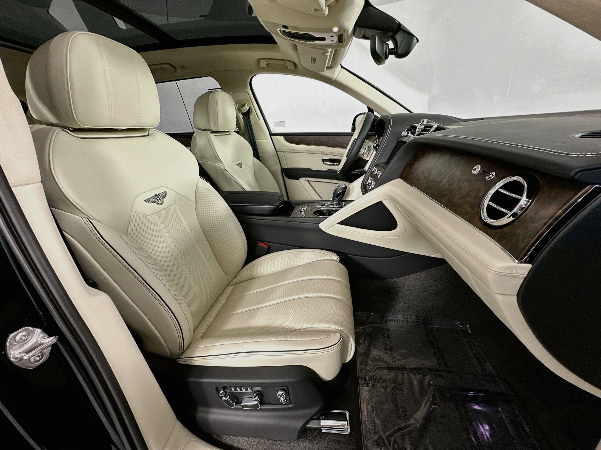 New 2026 Bentley Bentayga AWD/4WD image 25