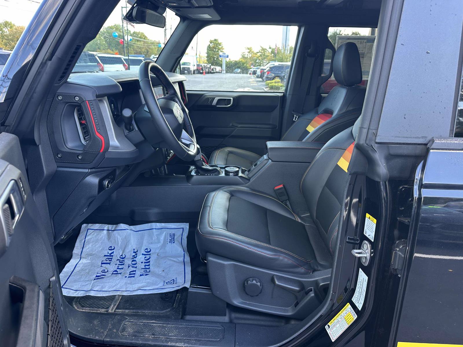 Used 2025 Ford Bronco Big Bend w/ Black Diamond Package AWD/4WD image 17
