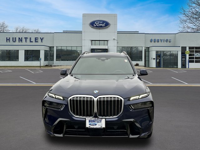 Used 2023 BMW X7 xDrive40i w/ M Sport Package AWD/4WD image 3