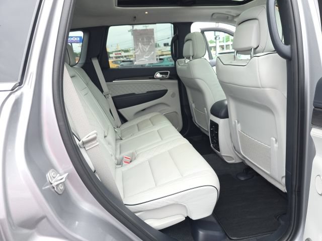 Used 2020 Jeep Grand Cherokee Summit AWD/4WD image 43