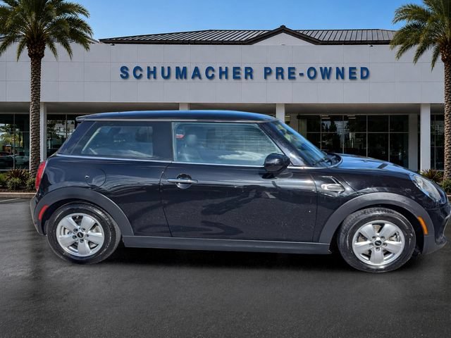 Used 2021 MINI Cooper 2-Door Hardtop FWD image 8