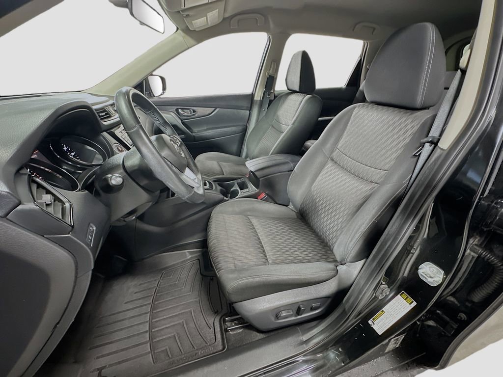 Used 2018 Nissan Rogue SV image 22