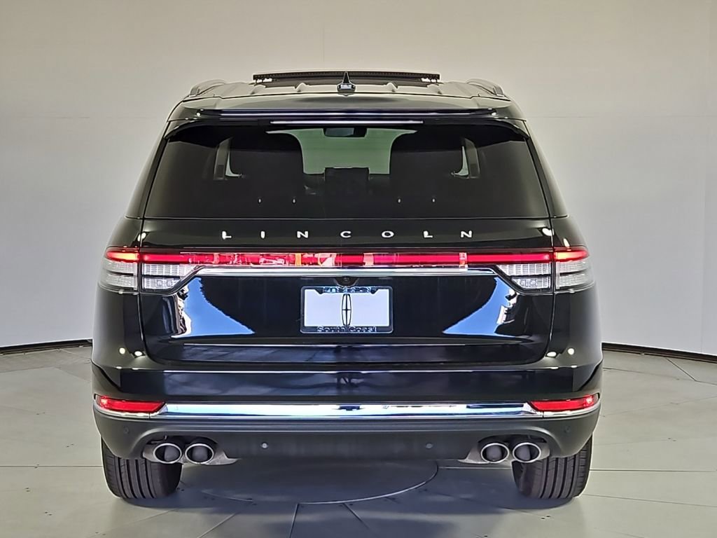 Used 2023 Lincoln Aviator AWD w/ Premium Package image 8