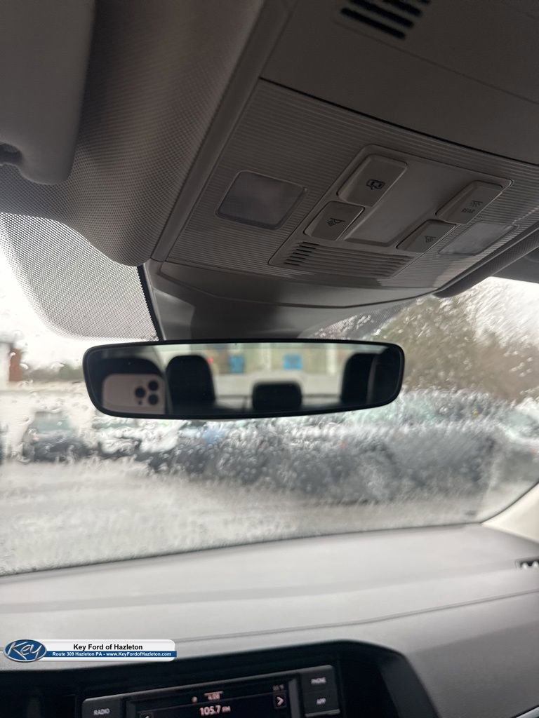 Used 2024 Volkswagen Jetta SE image 44