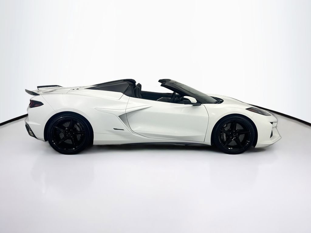Used 2025 Chevrolet Corvette E-Ray AWD/4WD image 4