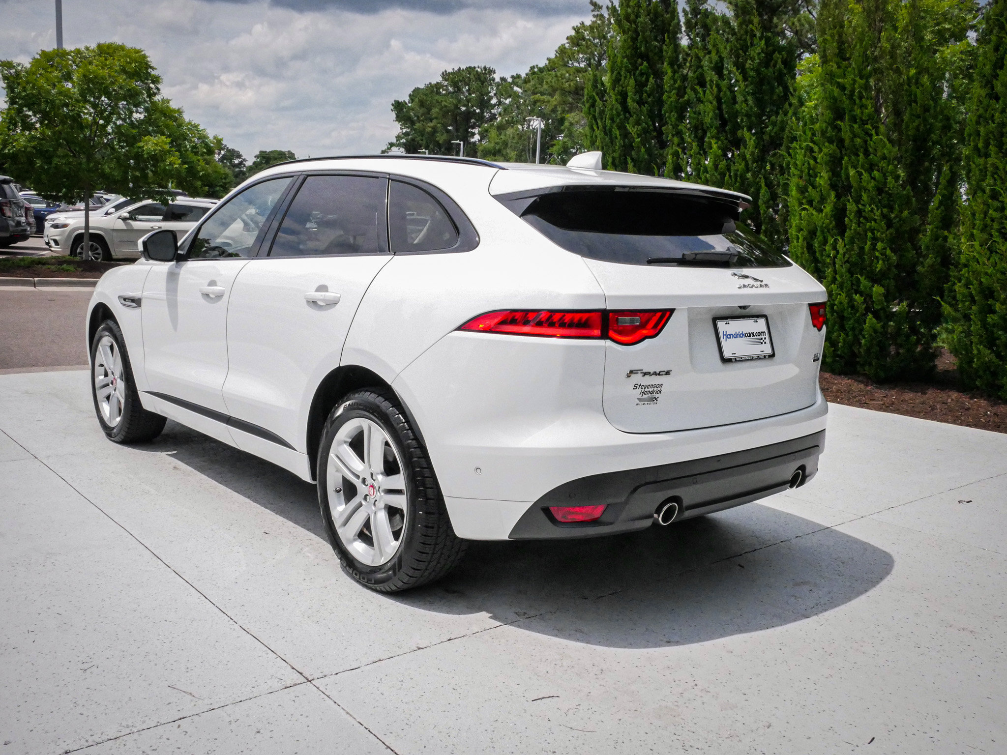 Used 2017 Jaguar F-PACE R-Sport AWD/4WD image 8