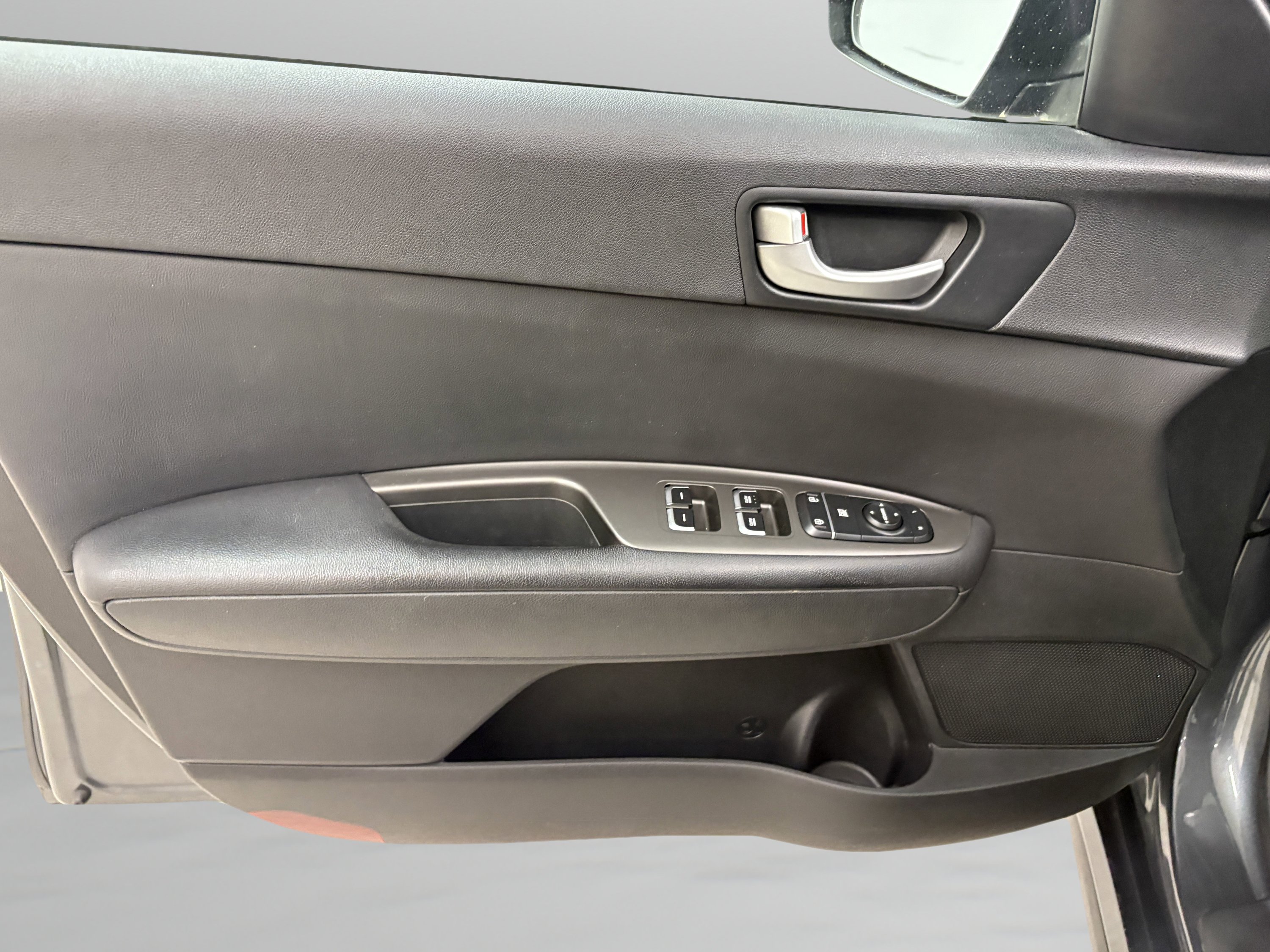 Used 2020 Kia Optima S FWD image 22