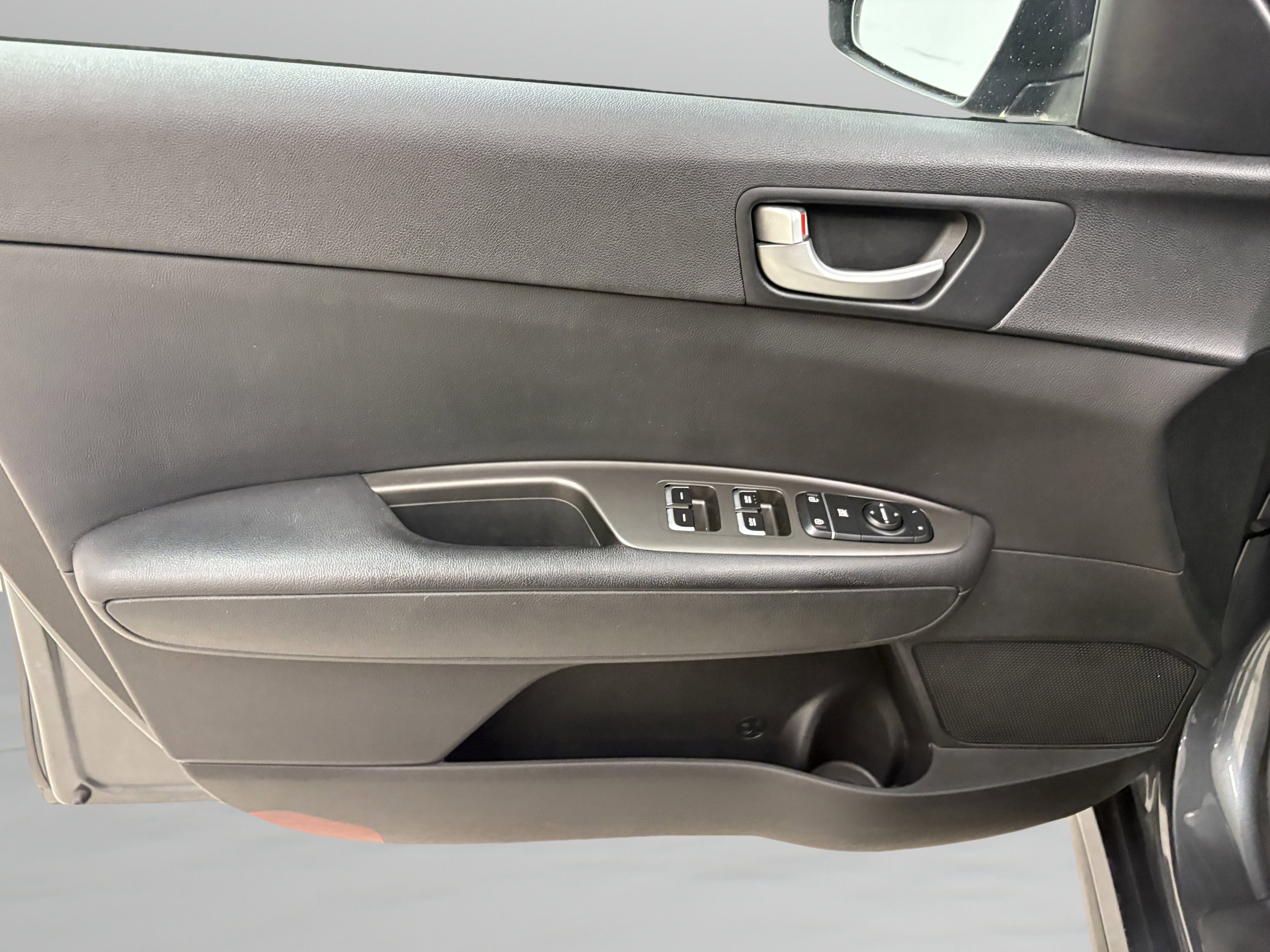 Used 2020 Kia Optima S image 22