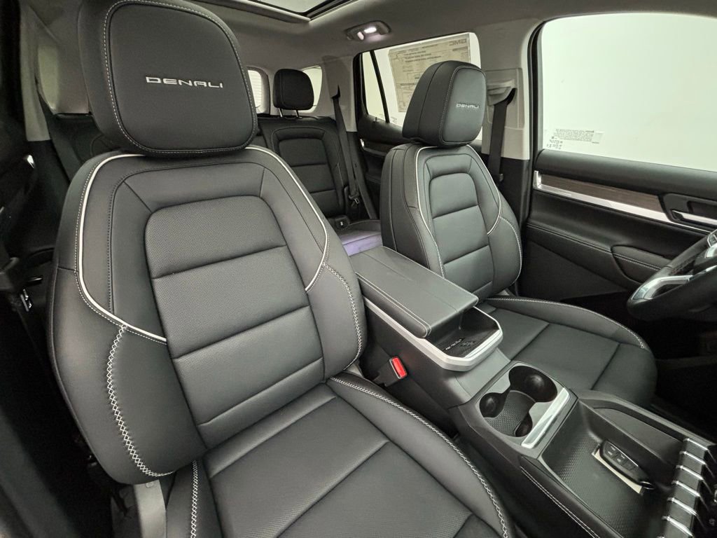 New 2026 GMC Terrain Denali w/ LPO, Floor Liner Package image 39