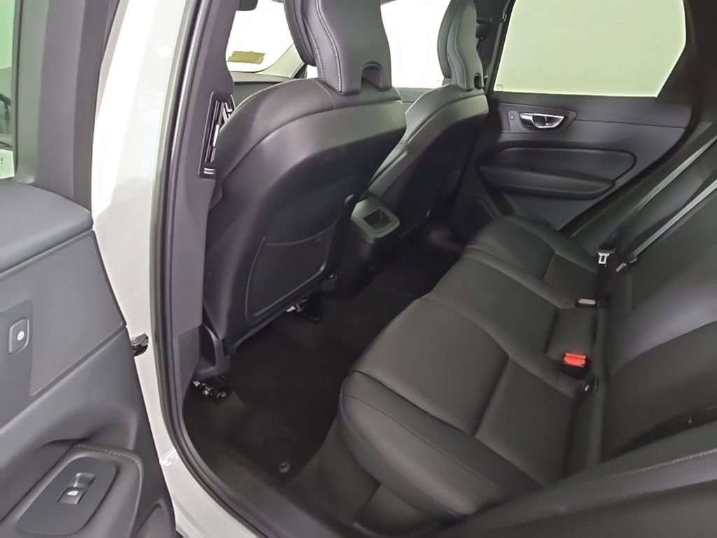 Certified 2023 Volvo XC60 B5 Plus w/ Protection Package Premier image 12