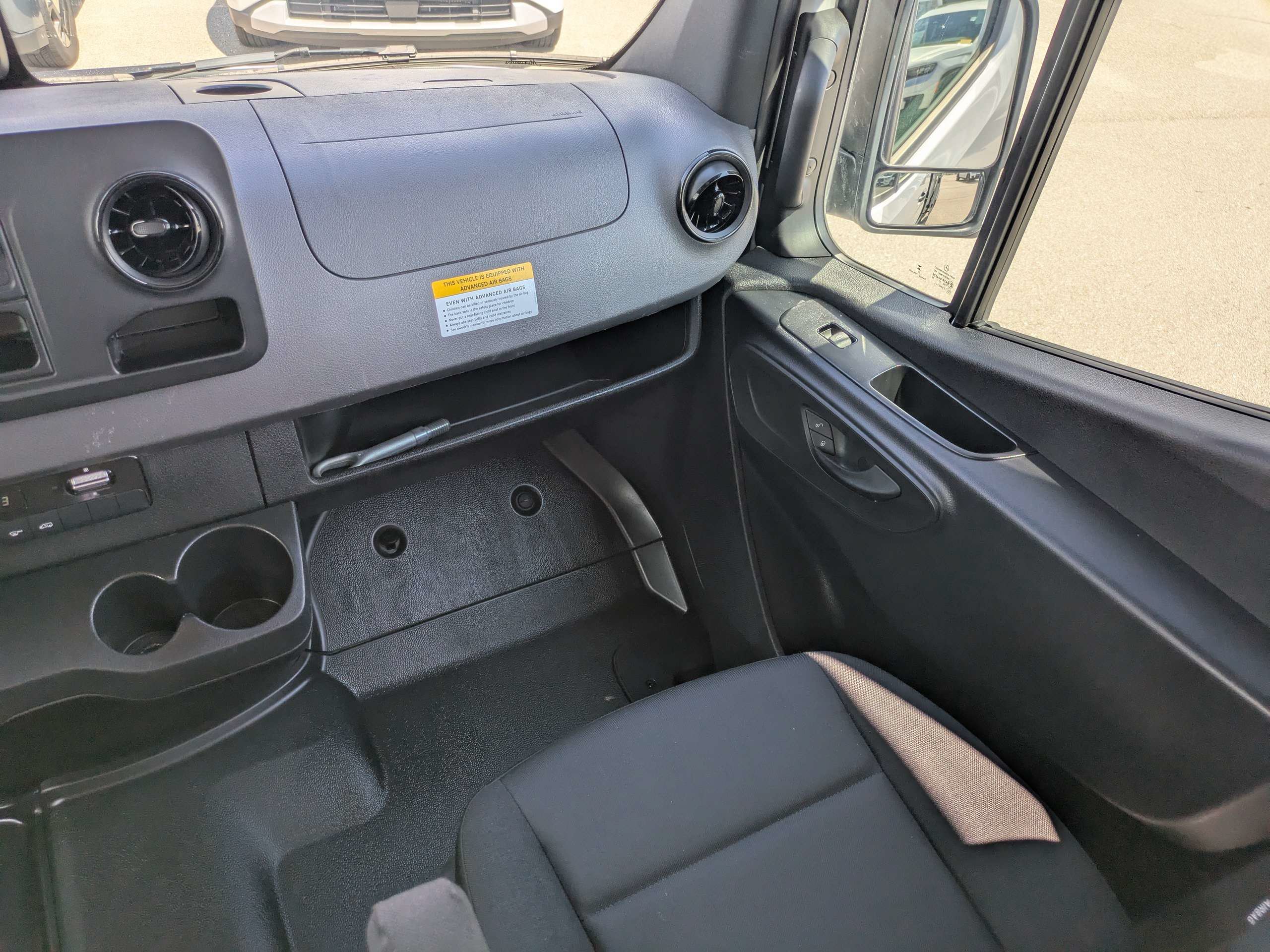 Used 2025 Mercedes-Benz Sprinter 2500 image 19
