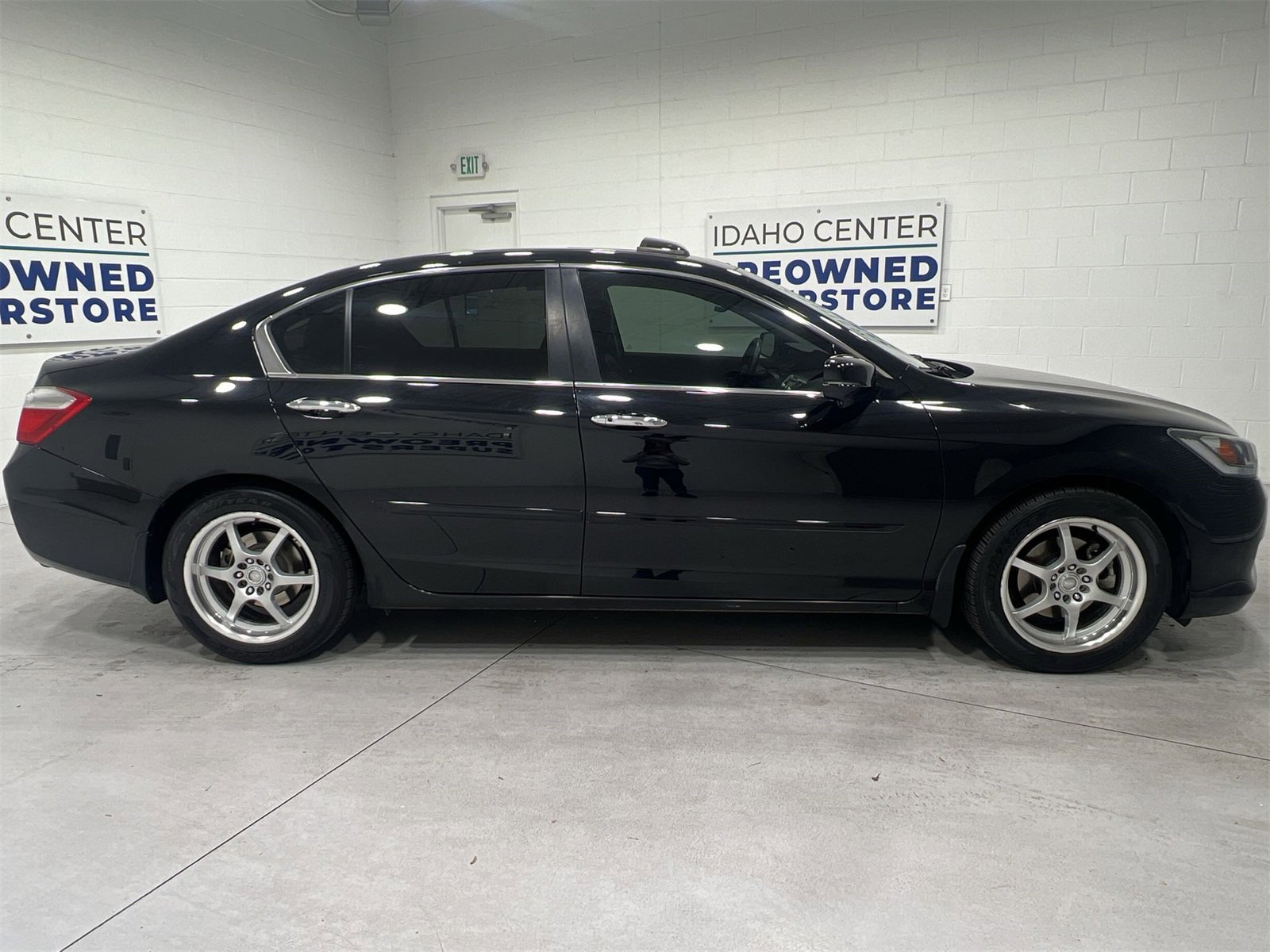 Used 2015 Honda Accord EX-L image 9
