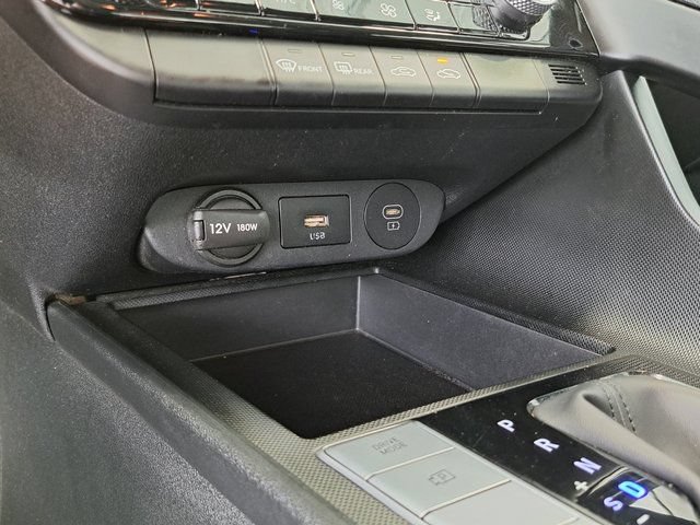 Used 2024 Hyundai Elantra SEL FWD image 17