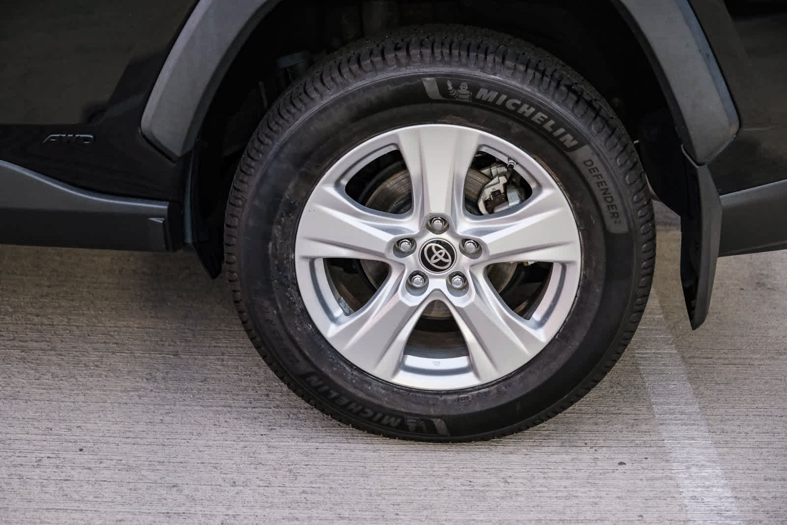Used 2021 Toyota RAV4 LE w/ Carpet Mat Package (TMS) AWD/4WD image 9