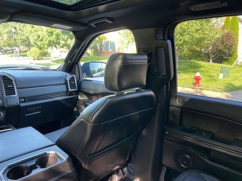 Used 2018 Ford Expedition Limited w/ Equipment Group 302A AWD/4WD image 90