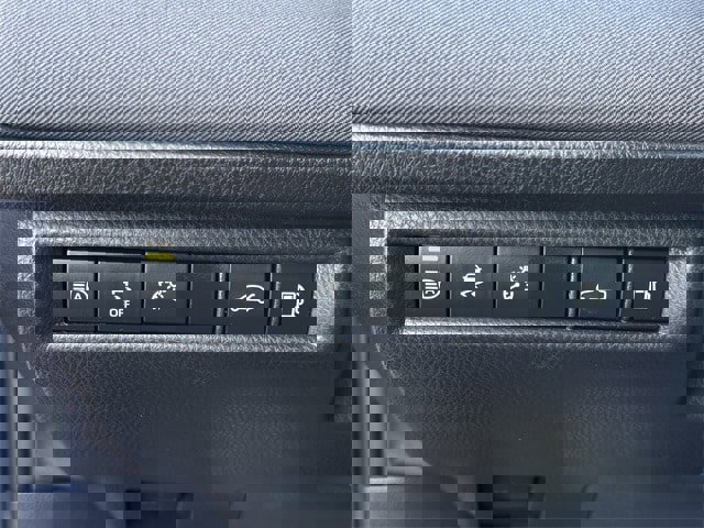 Used 2025 Toyota Camry LE image 25