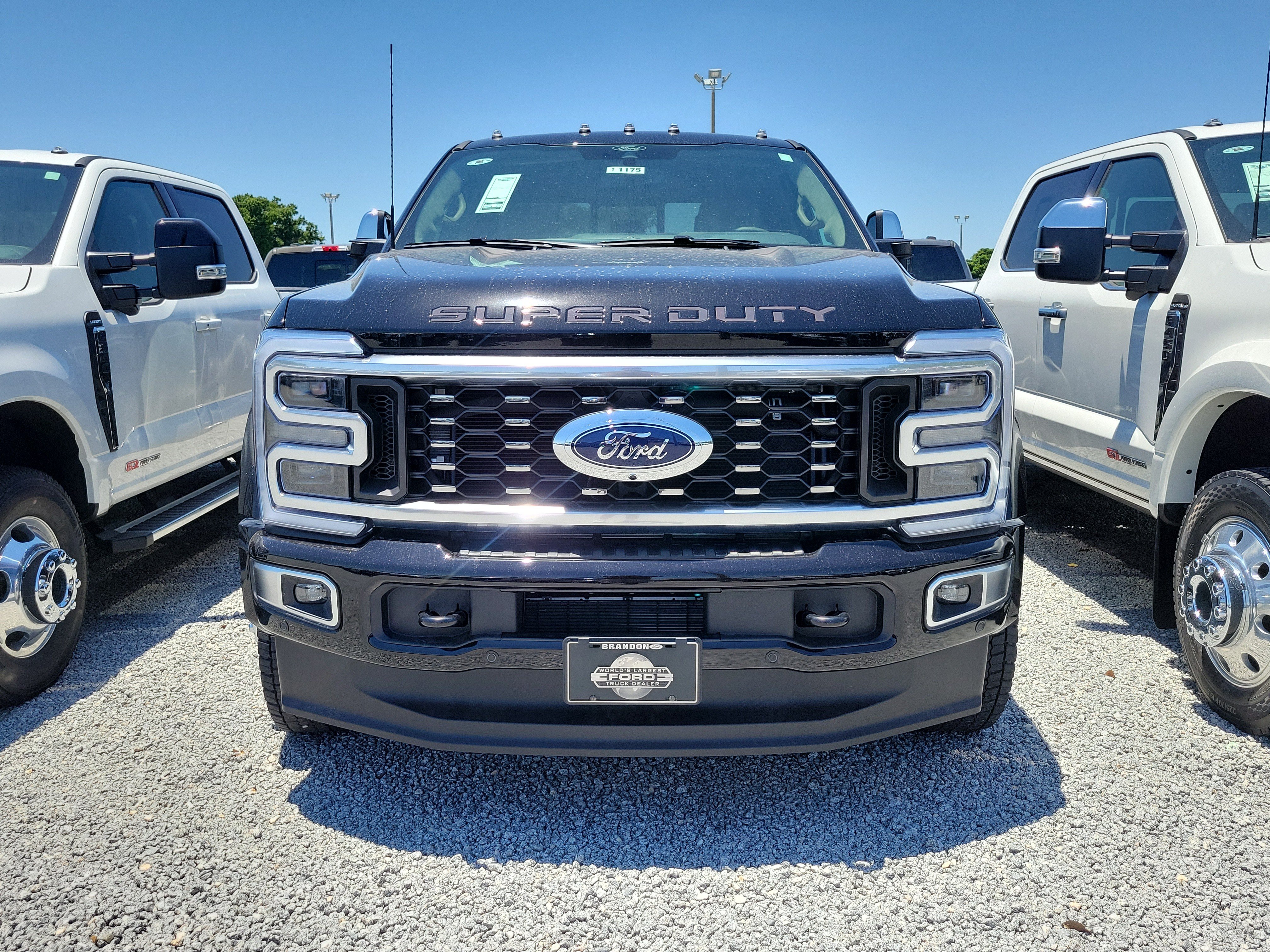 New 2026 Ford F450 Platinum w/ Platinum Plus Package AWD/4WD video 2