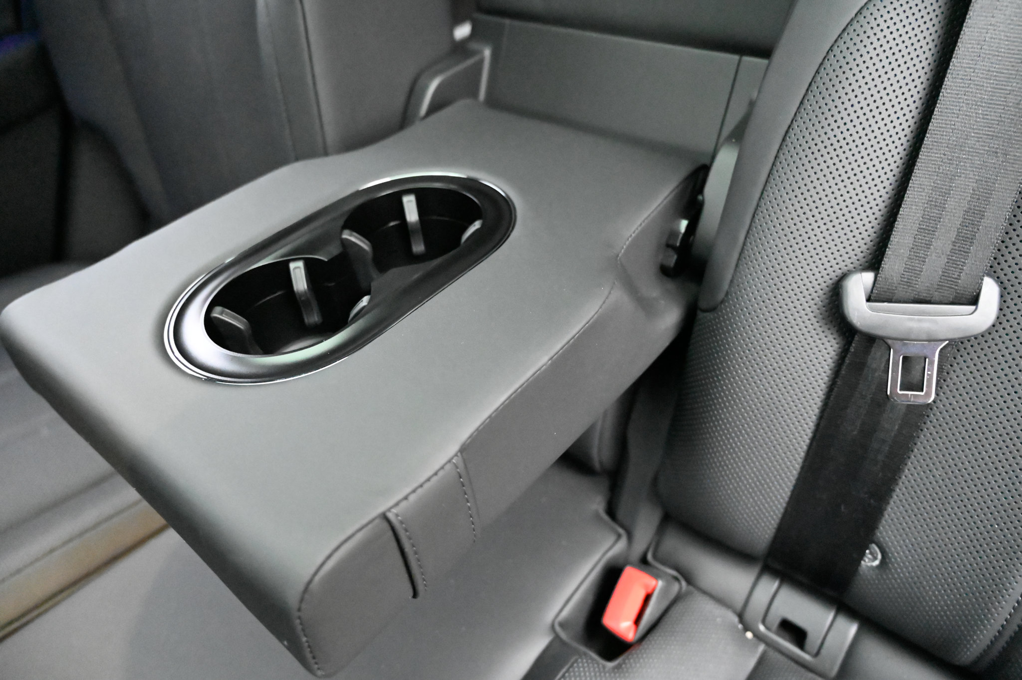 Used 2025 Bentley Bentayga AWD/4WD image 41