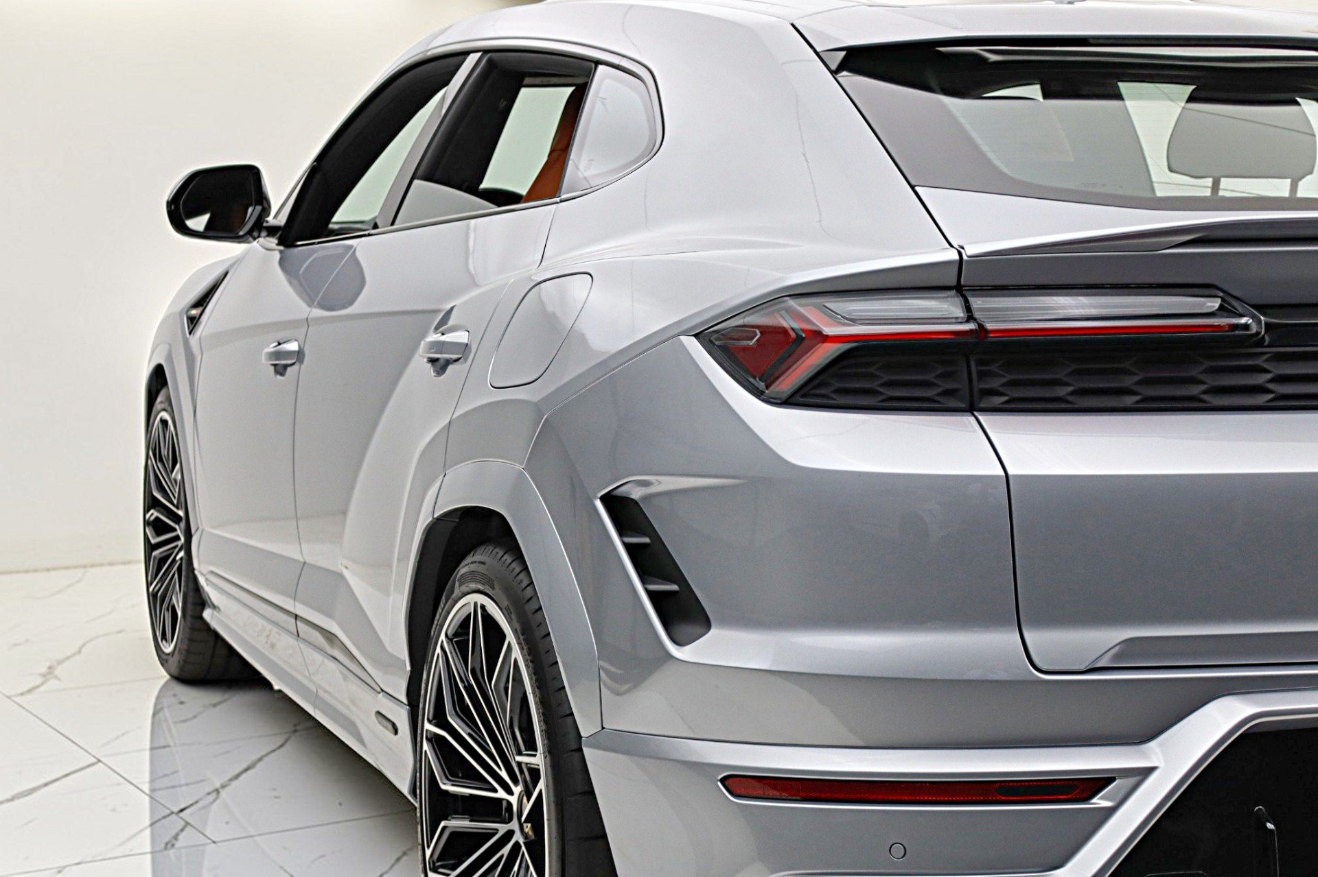 Used 2026 Lamborghini Urus SE AWD/4WD image 10