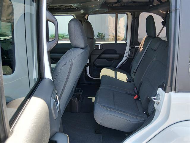 Certified 2025 Jeep Wrangler Unlimited Sahara AWD/4WD image 8