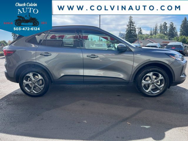 Used 2025 Ford Escape ST-Line Select AWD/4WD image 5