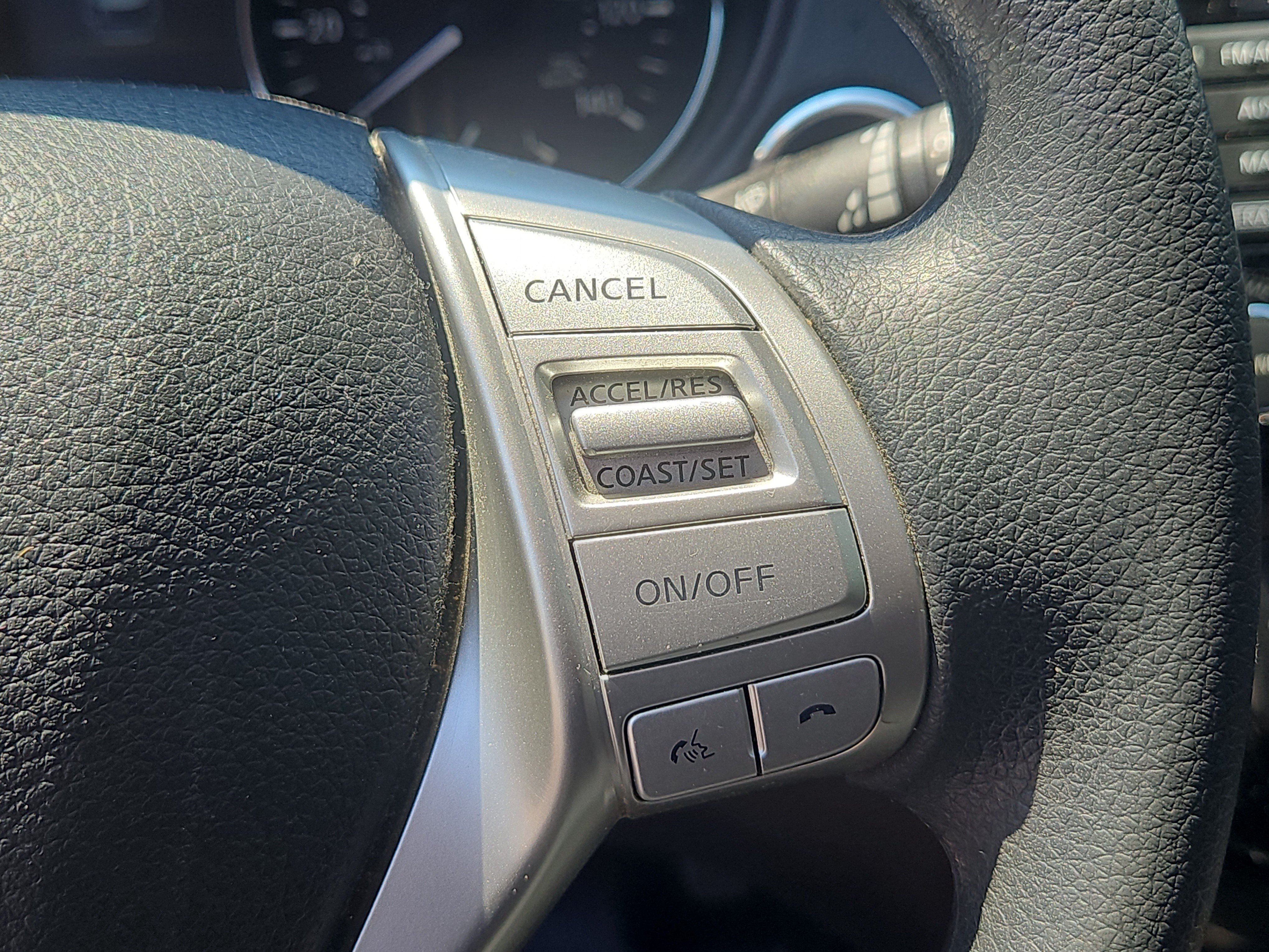 Used 2016 Nissan Rogue SV w/ SV Premium Package AWD/4WD image 18