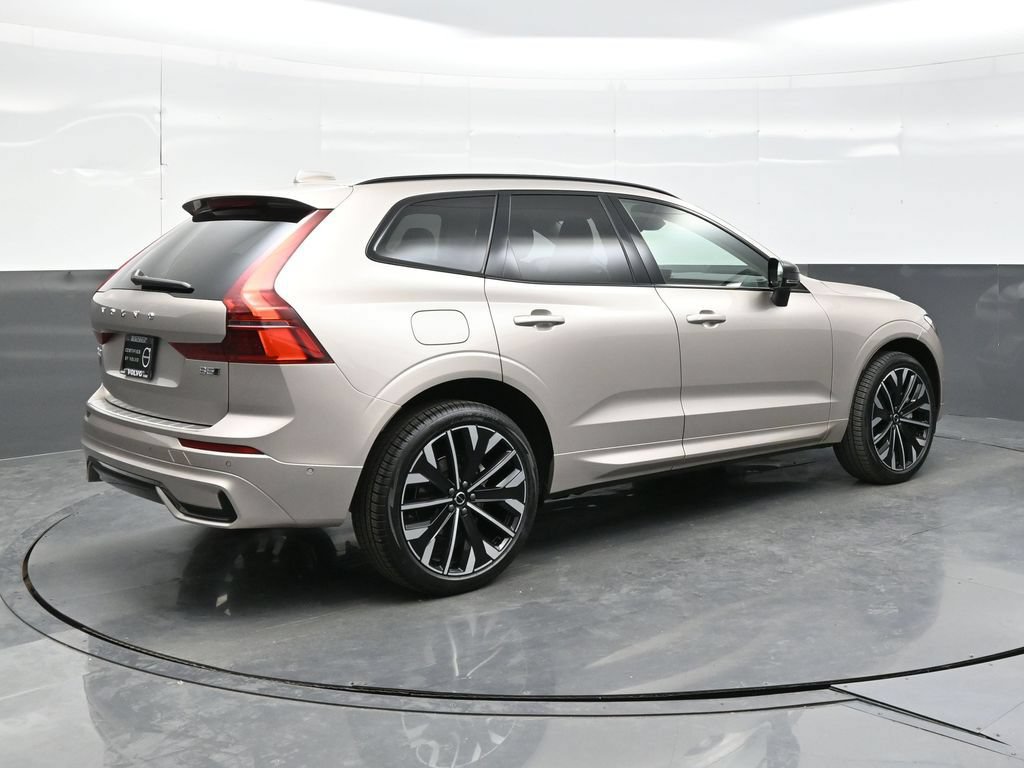 New 2026 Volvo XC60 B5 Ultra w/ Protection Package Premier AWD/4WD image 7