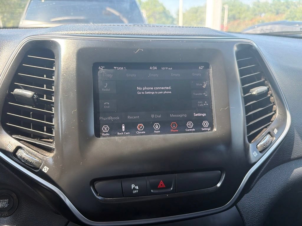 Used 2019 Jeep Cherokee Latitude Plus w/ Comfort/Convenience Group AWD/4WD image 3