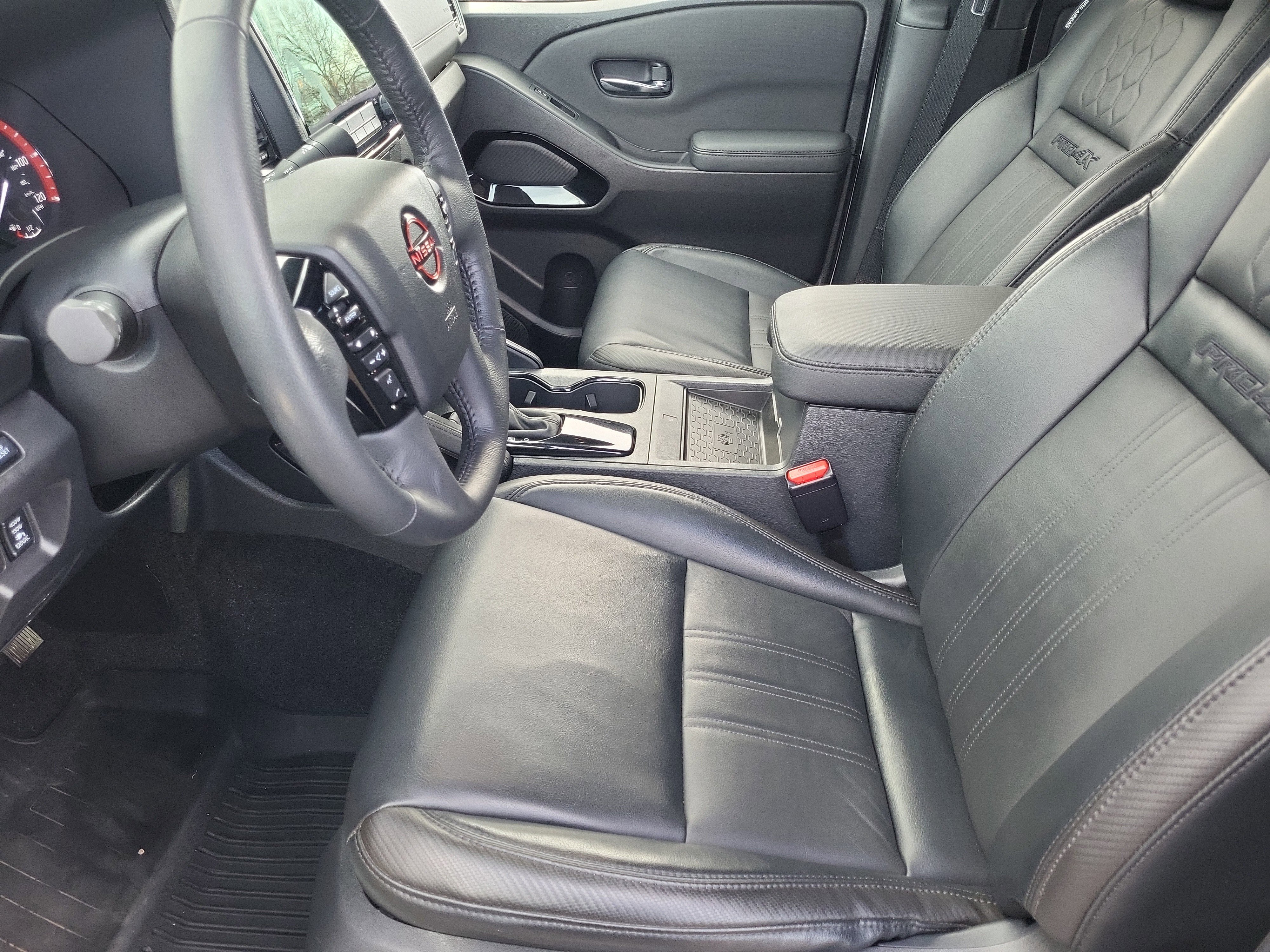 Used 2022 Nissan Frontier PRO-4X w/ Pro-4X Premium Package image 10