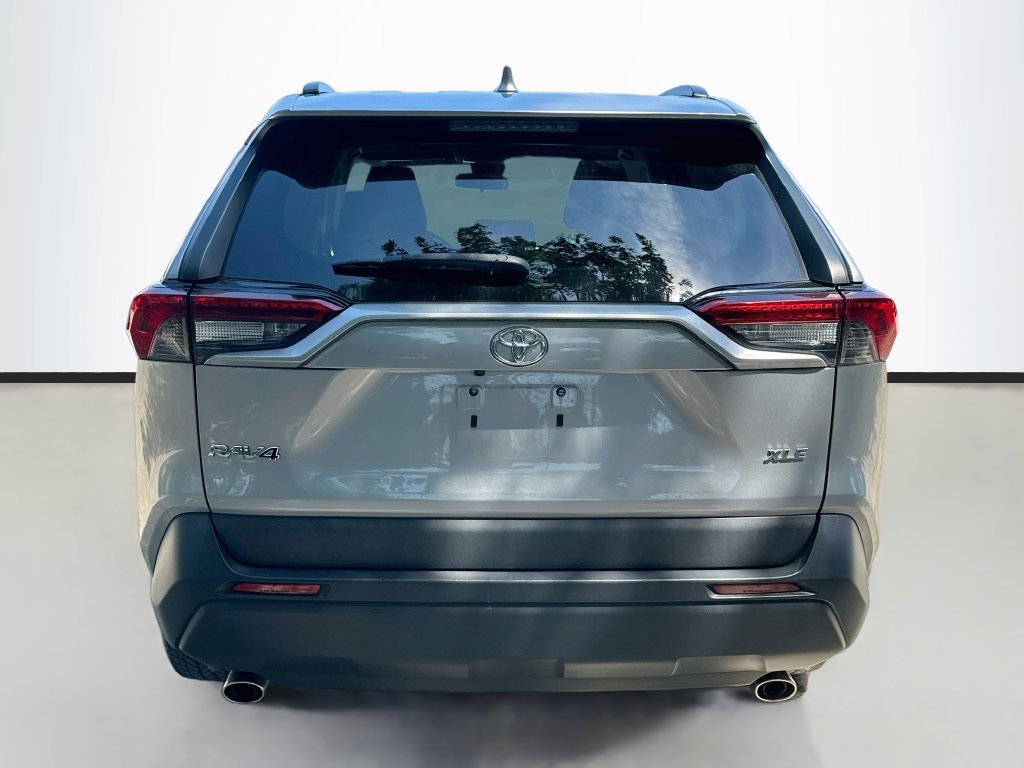 Used 2019 Toyota RAV4 XLE FWD image 6