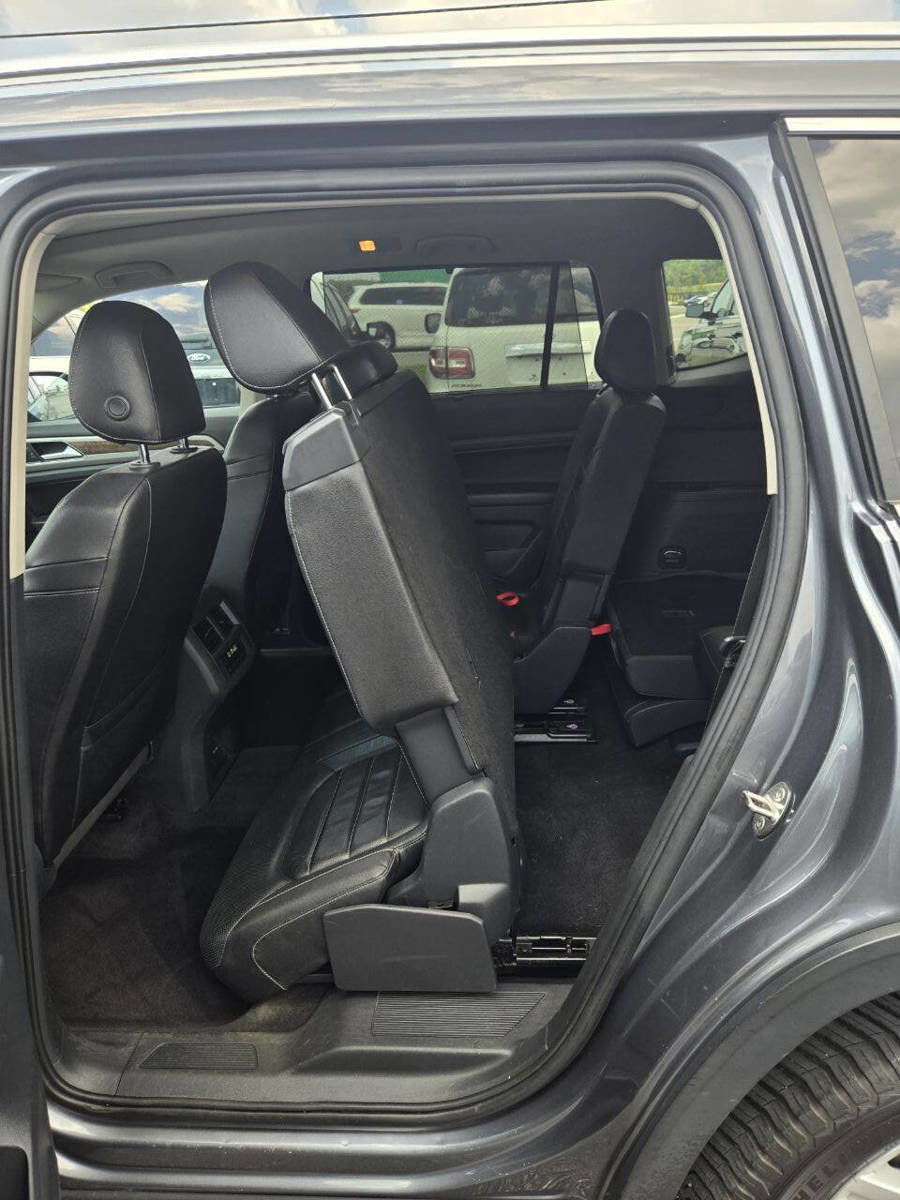 Used 2018 Volkswagen Atlas SEL Premium image 37