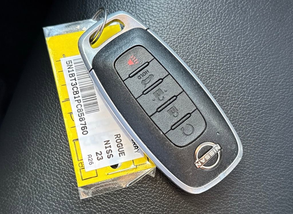 Used 2023 Nissan Rogue SL image 60
