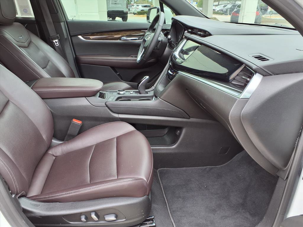 Certified 2022 Cadillac XT6 Premium Luxury image 9