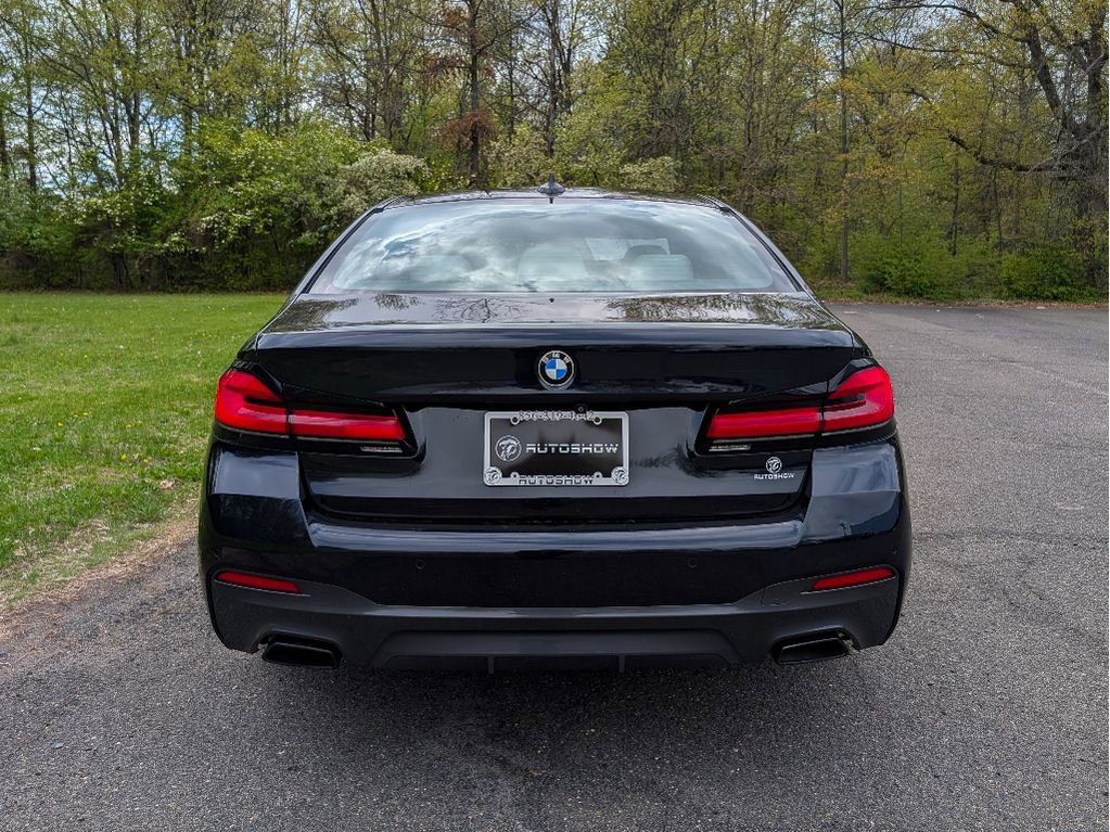 Used 2022 BMW 530i xDrive w/ M Sport Package AWD/4WD image 6
