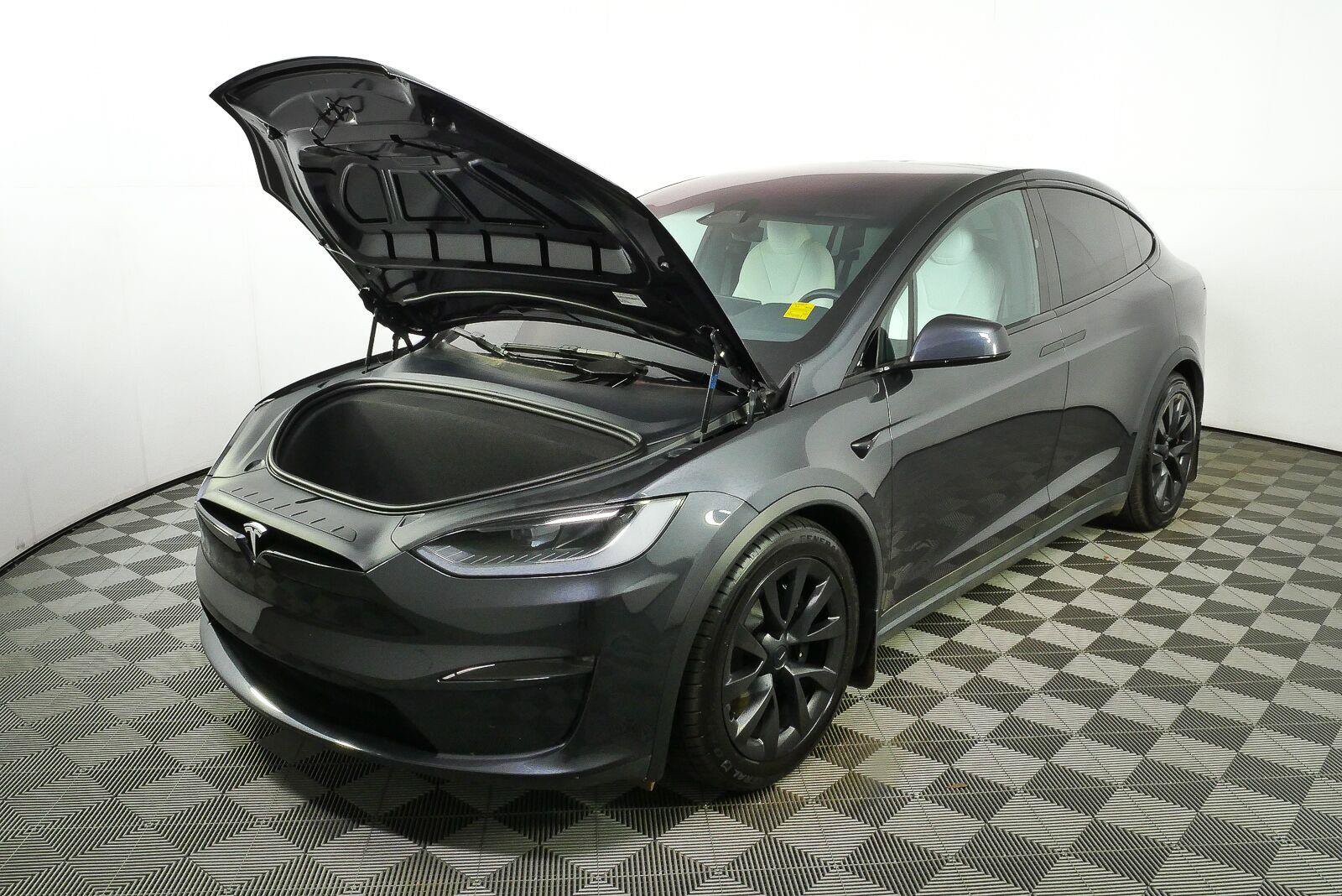 Used 2025 Tesla Model X AWD/4WD image 31