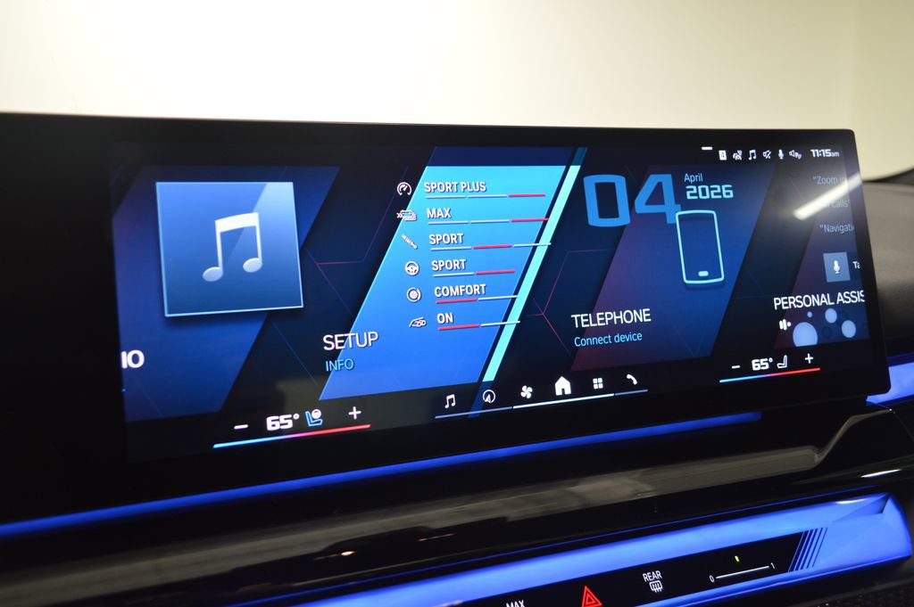 Used 2025 BMW M5 w/ Carbon Package image 25