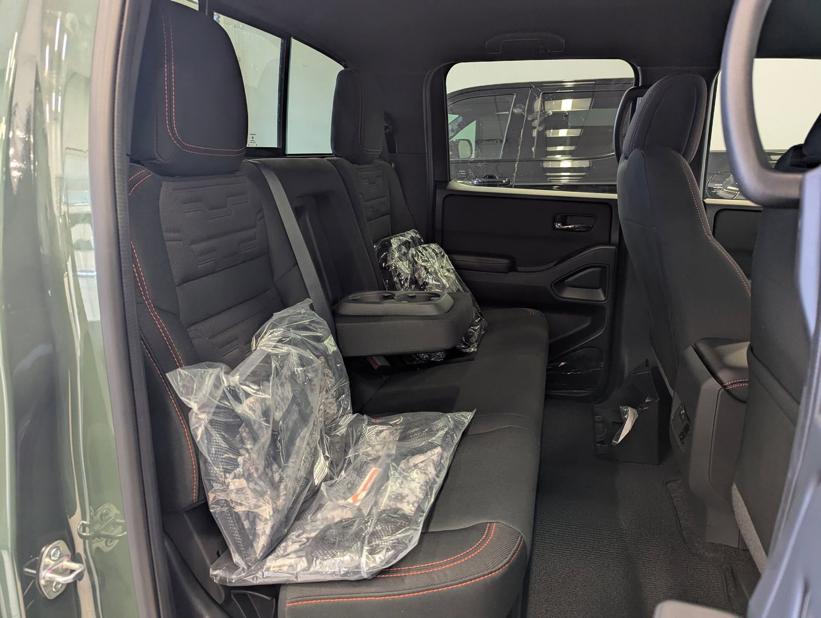 New 2025 Nissan Frontier PRO-4X w/ Pro Convenience Package image 12