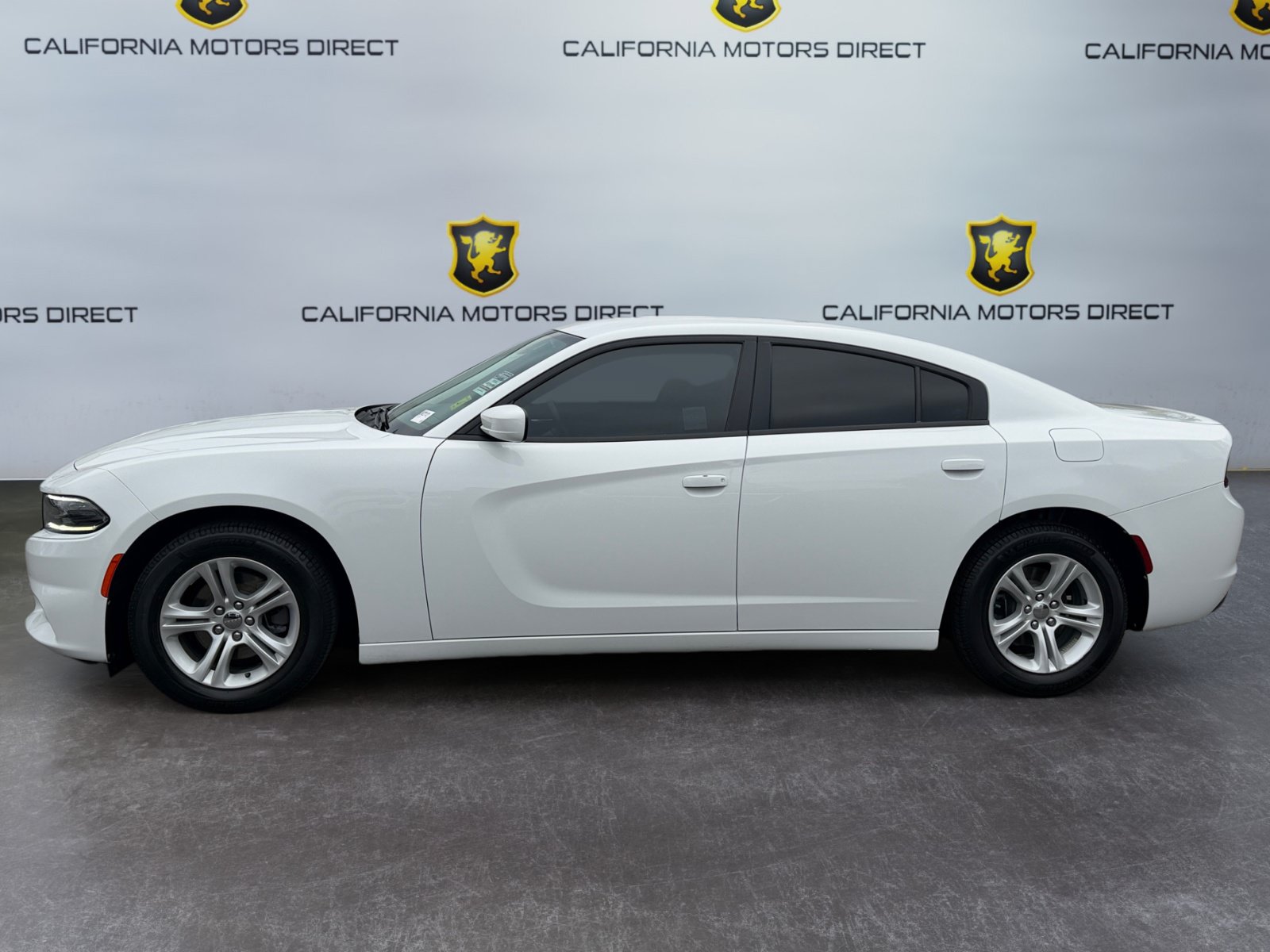 Used 2018 Dodge Charger SXT RWD image 8