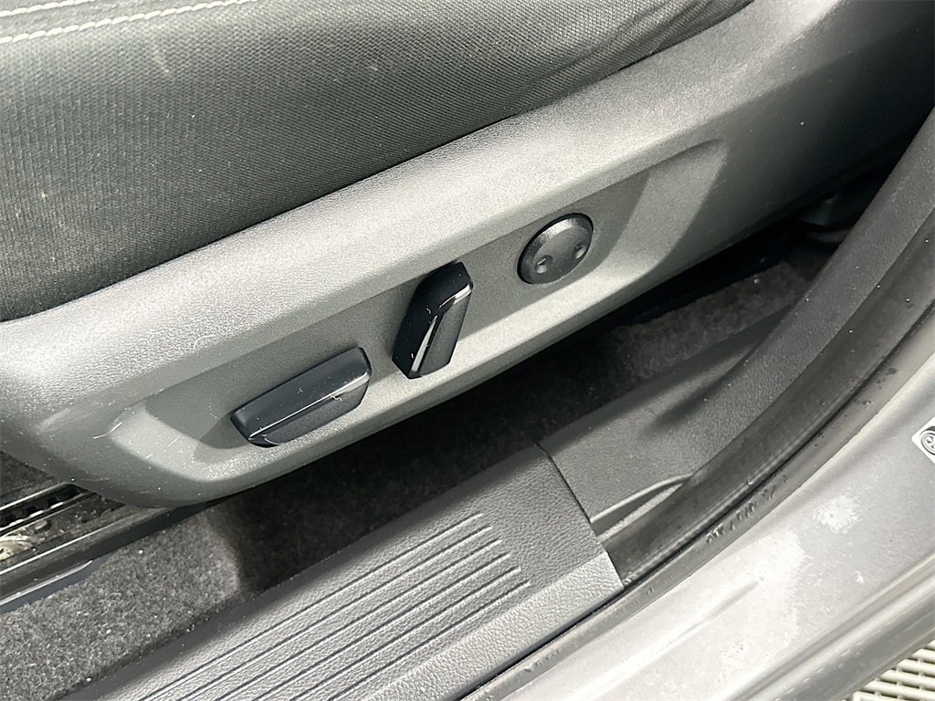 Used 2021 Nissan Rogue SV image 18